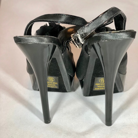 3 for $15 Heart D Size 5.5 Black Heels - Picture 5 of 7